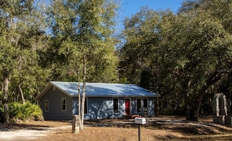 8250 Swan Lake Rd, Melrose, FL 32666
