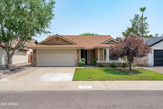 3833 E Whitney Ln, Phoenix, AZ 85032