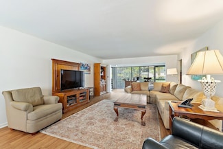 22 SE Turtle Creek Dr Unit B, Tequesta, FL 33469