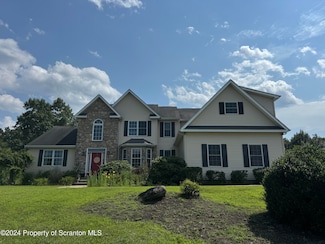 9 Cambridge Dr, Pittston, PA 18641