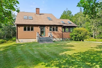 113 Pressey Village Rd, Deer Isle, ME 04627