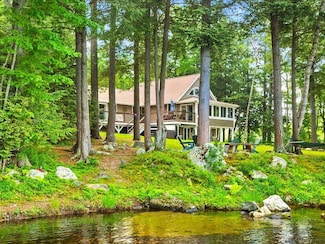 11 S Mcsherry Ln, Hartford, ME 04220