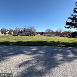 1716 Newport Dr, West Lampeter Township, PA 17602