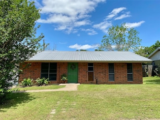 1004 Mill Creek Dr, Brenham, TX 77833