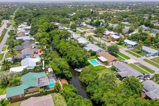 708 S Pennock Ln, Jupiter, FL 33458