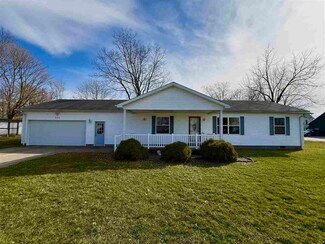 323 N Main St, Lynn, IN 47355