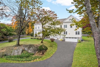723 Boston Post Rd, Rye, NY 10580