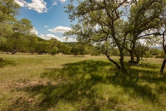 1506 Thanksgiving Rd, Utopia, TX 78884