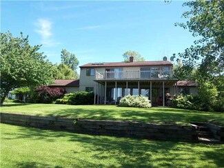 583 Lake Rd, Youngstown, NY 14174