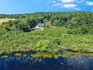 1-3 Doctor Hickey Ln, Rochester, MA 02770