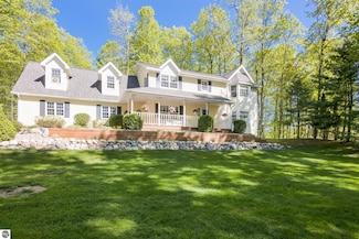 8356 Forest Dr, Traverse City, MI 49684