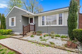 82 Maple Ridge Dr, Somers, CT 06071