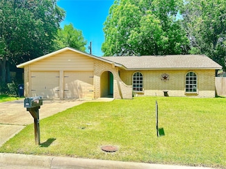 3317 Hummingbird Ln, Denton, TX 76209