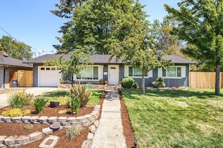 1201 Loal St, Medford, OR 97501