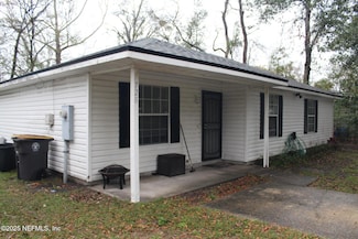 720 Centerhill Dr W, Jacksonville, FL 32254