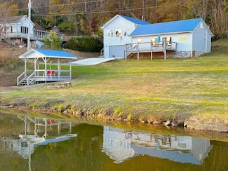 4241 Little Wytheville Rd, Draper, VA 24324