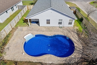 9439 Parker Place Dr, Navarre, FL 32566