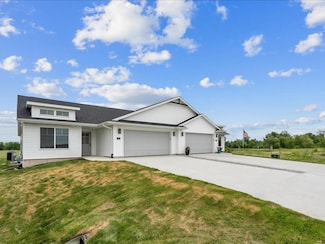 145 Hackberry Dr, Palo, IA 52324
