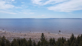 312 Pontchartrain Trail, Hessel, MI 49745