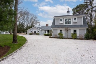 162 Clamshell Cove Rd, Barnstable, MA 02635