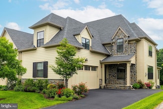 6098 Creekside Dr, Flourtown, PA 19031