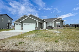 N8034 Oakwood Dr, Sherwood, WI 54169