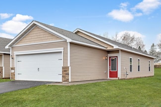 305 Redwood St N, Cambridge, MN 55008