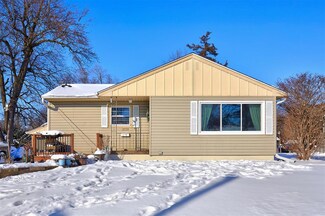 2728 Thompson Ave, Des Moines, IA 50317