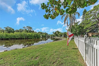 964 67th St S, Saint Petersburg, FL 33707