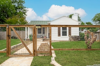 136 John Page Dr, San Antonio, TX 78228