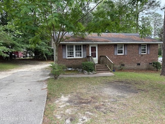 185 Cox St, Southern Pines, NC 28387