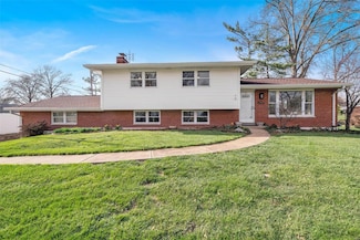 12141 Regency Dr, Saint Louis, MO 63128