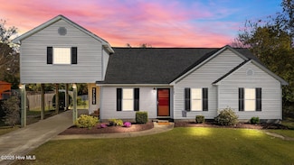 2483 Hunterchase Ln, Greenville, NC 27858