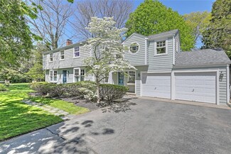 3 Conway Dr, Barrington, RI 02806