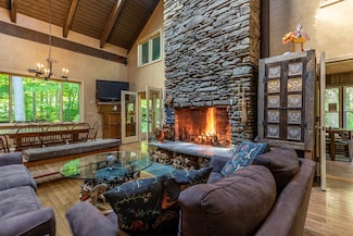 11 Founders Hill Rd, Winhall, VT 05360