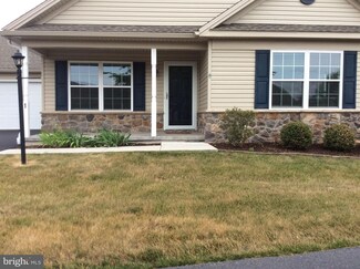 1 Dogwood Ct, Gettysburg, PA 17325