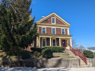 4 Crown St, Worcester, MA 01609