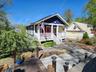 3 Tinkers Dr, Greenwood Lake, NY 10925