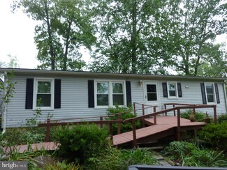 4 Red Bud Ln, Boyertown, PA 19512