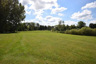 1606 Vivian Ct Unit 1610, West Bend, WI 53090