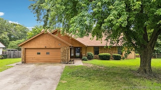 6947 S 30th Ave W, Tulsa, OK 74132
