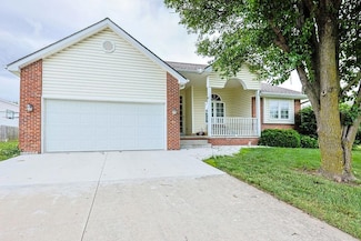 5212 Stonebridge Dr, Saint Joseph, MO 64505