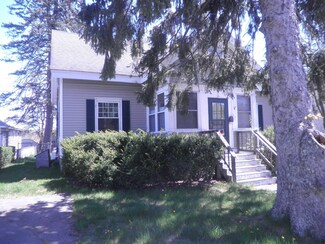 27 Pleasant St, Salem, NH 03079