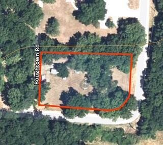 303 Lee Hopkins Dr, Stockton, MO 65785