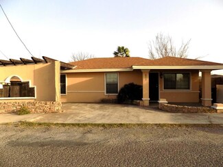 472 Hacienditas Rd, Eagle Pass, TX 78852