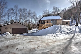 5481 W Center Dr, Hurley, WI 54534