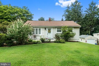 5 Fahnestock Rd, Malvern, PA 19355