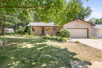 421 Warren Ave, Rockford, IL 61107