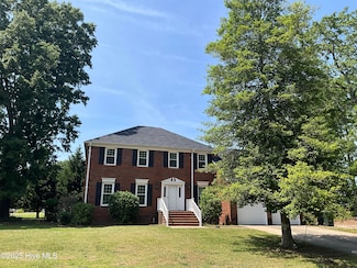 2001 Crooked Creek Rd, Greenville, NC 27858