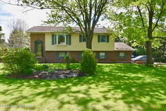 338 Oxford Cir, Bath, PA 18014